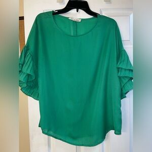 Vine & Love Elegant Green Ruffle Sleeve Top